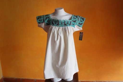 [ARO03] BLUSA DE MANTA BORDADO EN CUELLO Y MANGAS